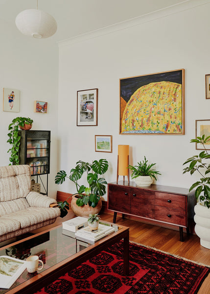 Bare Walls? Decorate Your Rental With These 6 Landlord-Approved Hacks