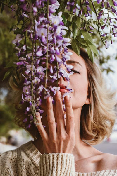 Aromatherapy Is Back And These Are 10 Scents That Will Help You De-Stress