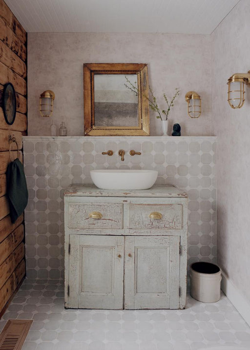 9 Genius Decorating Hacks to Make the Most of Your Tiny Bathroom