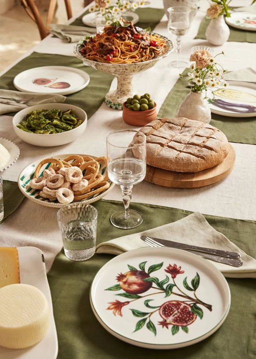 These Fresh and Festive Table Setting Ideas Will Upgrade Your Christmas Lunch
