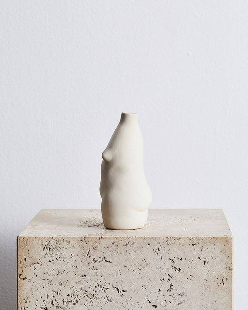 Rachel Saunders Woman Vase in Crème