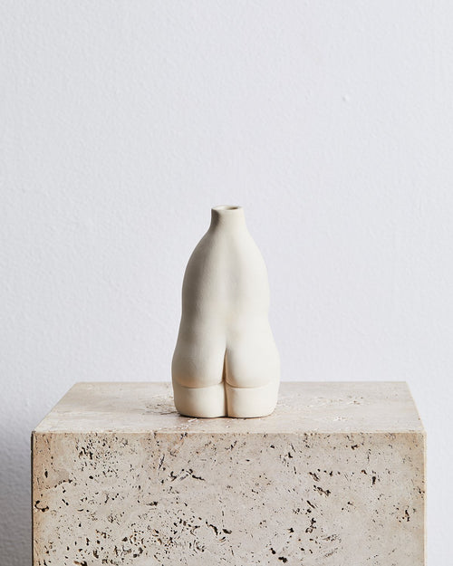 Rachel Saunders Woman Vase in Crème